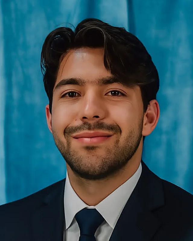 Marco Canales, Agente Licenciado